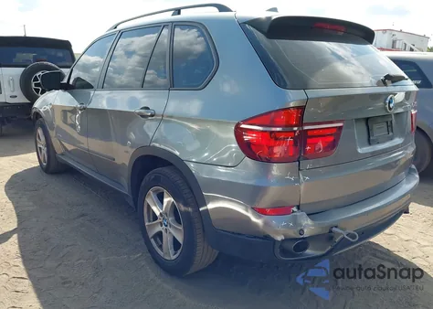 2011 BMW X5 xDrive35D z USA, uszkodzony, nr VIN 5UXZW0C56BL656118
